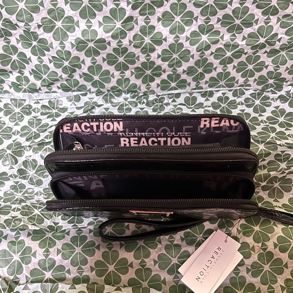 New Keneth Cole Double Pouched Wristlet in Pristine Condition! - Picture 14 of 15